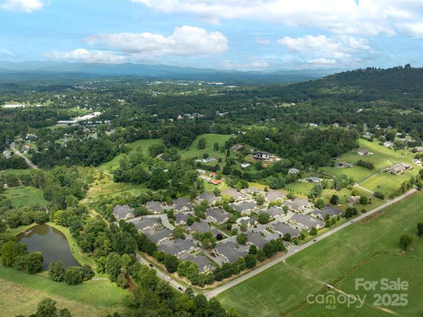 32 Mountain Meadow Circle, Weaverville, NC 28787.  MLS# CAR4290128, YatesRealty ID 31965. 