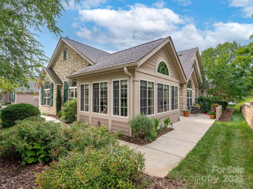 32 Mountain Meadow Circle, Weaverville, NC 28787.  MLS# CAR4290128, YatesRealty ID 31965. 
