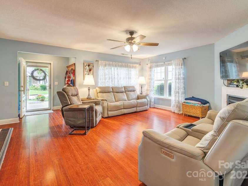 14 Kaylor Drive, Arden, NC 28704.  MLS# CAR4292091, YatesRealty ID 31966. 