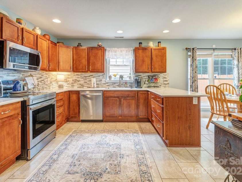 14 Kaylor Drive, Arden, NC 28704.  MLS# CAR4292091, YatesRealty ID 31966. 
