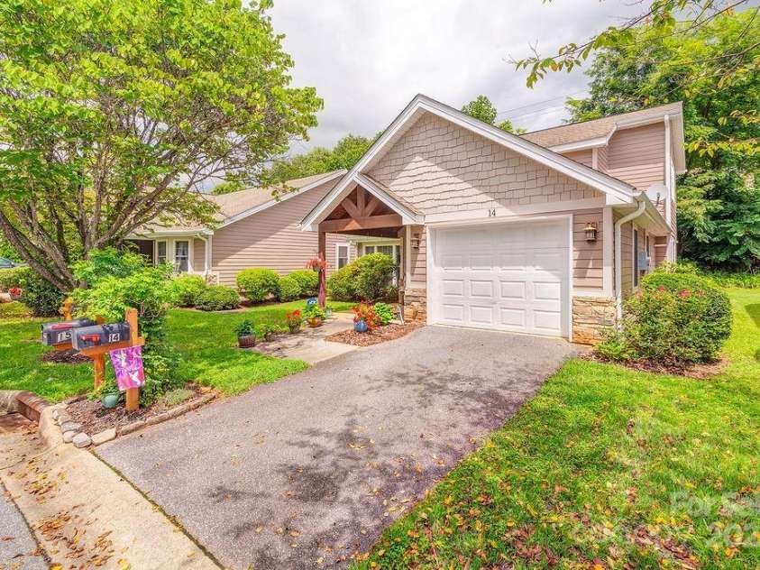 14 Kaylor Drive, Arden, NC 28704.  MLS# CAR4292091, YatesRealty ID 31966. 