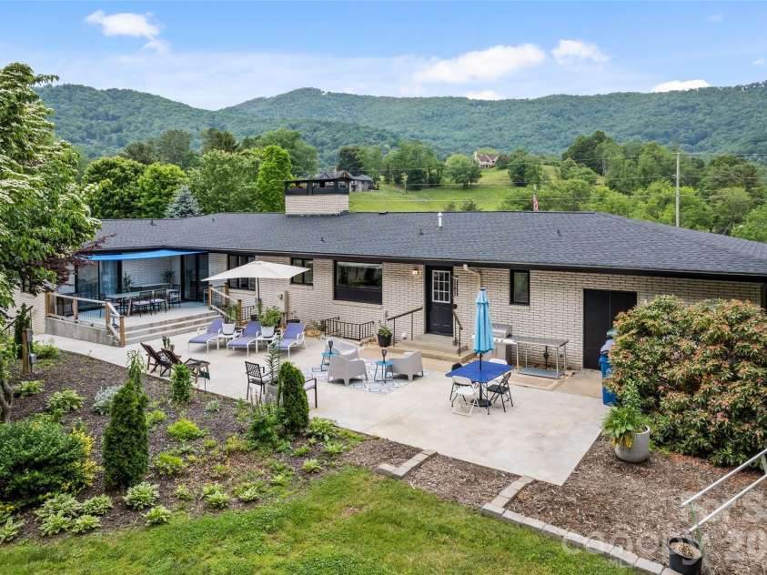 225 Valley View Terrace, Waynesville, NC 28786.  MLS# CAR4393686, YatesRealty ID 31966. 