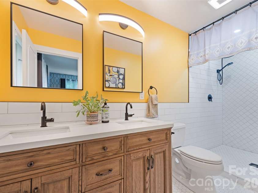 225 Valley View Terrace, Waynesville, NC 28786.  MLS# CAR4393686, YatesRealty ID 31966. 