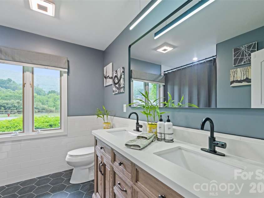 225 Valley View Terrace, Waynesville, NC 28786.  MLS# CAR4393686, YatesRealty ID 31966. 