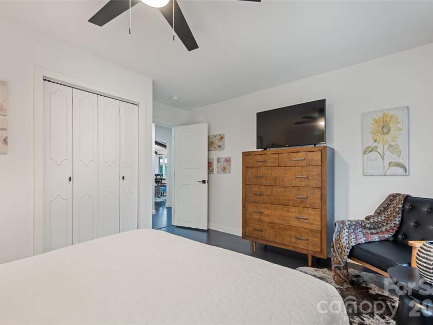 225 Valley View Terrace, Waynesville, NC 28786.  MLS# CAR4393686, YatesRealty ID 31966. 