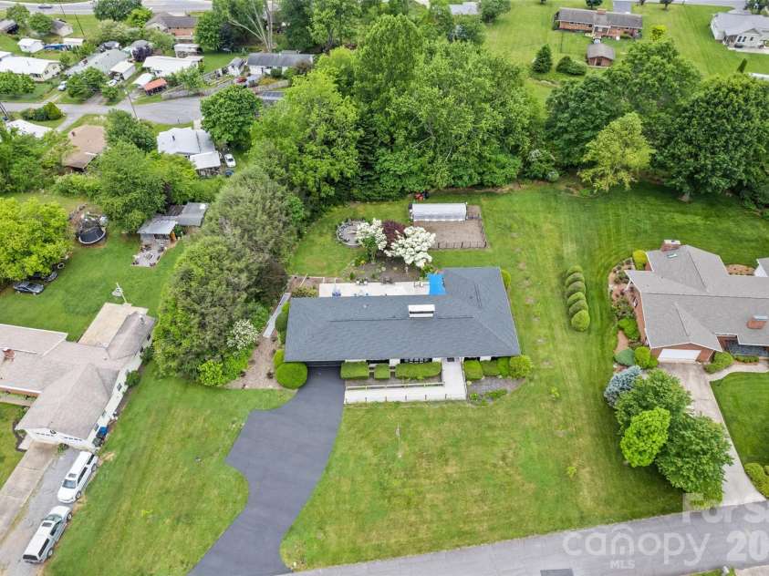 225 Valley View Terrace, Waynesville, NC 28786.  MLS# CAR4393686, YatesRealty ID 31966. 