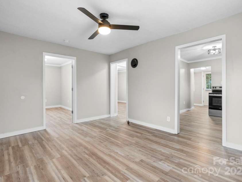 1333 13th Street, Hickory, NC 28601.  MLS# CAR4289797, YatesRealty ID 31967. 