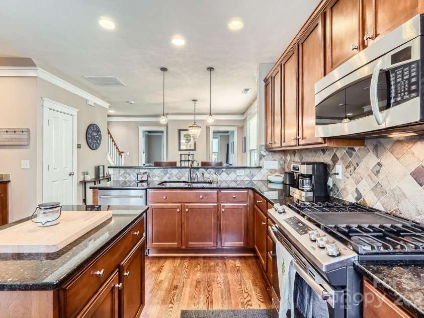 275 Bridges Farm Road, Mooresville, NC 28115.  MLS# CAR4244673, YatesRealty ID 31968. 