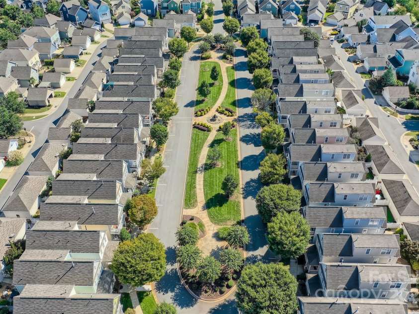 275 Bridges Farm Road, Mooresville, NC 28115.  MLS# CAR4244673, YatesRealty ID 31968. Charming neighborhood minutes from the Town of Davidson