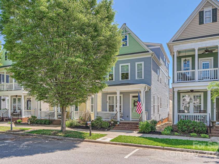 275 Bridges Farm Road, Mooresville, NC 28115.  MLS# CAR4244673, YatesRealty ID 31968. Charming Saussy Burbank home