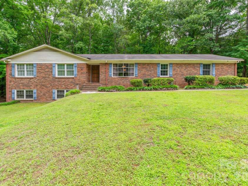 1735 Saddlewood Drive, Fort Mill, SC 29715.  MLS# CAR4388862, YatesRealty ID 31969. 