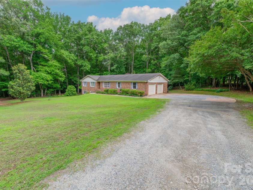 1735 Saddlewood Drive, Fort Mill, SC 29715.  MLS# CAR4388862, YatesRealty ID 31969. 