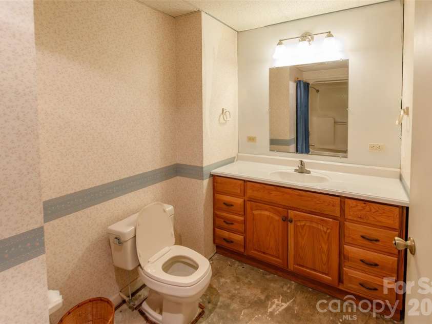 1735 Saddlewood Drive, Fort Mill, SC 29715.  MLS# CAR4388862, YatesRealty ID 31969. 