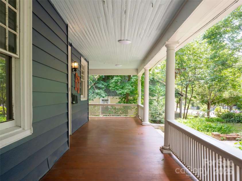 63 Cumberland Avenue, Asheville, NC 28801.  MLS# CAR4291025, YatesRealty ID 31969. 