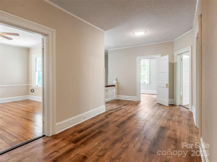 63 Cumberland Avenue, Asheville, NC 28801.  MLS# CAR4291025, YatesRealty ID 31969. 