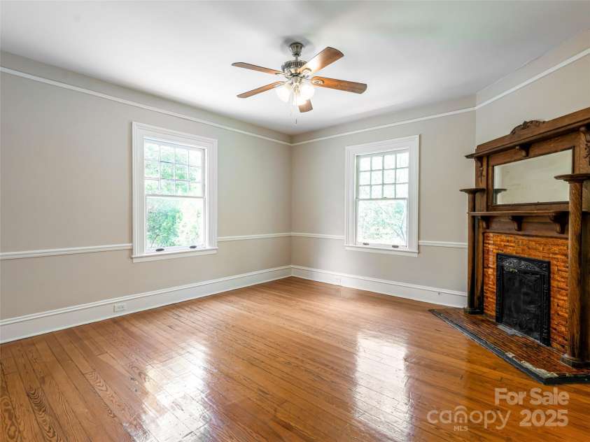 63 Cumberland Avenue, Asheville, NC 28801.  MLS# CAR4291025, YatesRealty ID 31969. 