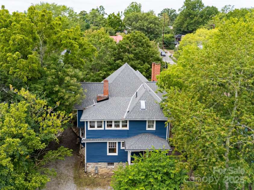 63 Cumberland Avenue, Asheville, NC 28801.  MLS# CAR4291025, YatesRealty ID 31969. 