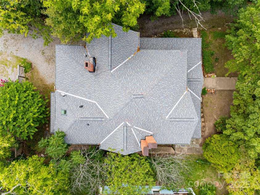 63 Cumberland Avenue, Asheville, NC 28801.  MLS# CAR4291025, YatesRealty ID 31969. 