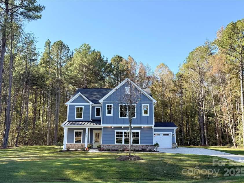 617 Autumnlight Drive, Salisbury, NC 28147.  MLS# CAR4278782, YatesRealty ID 31970. 