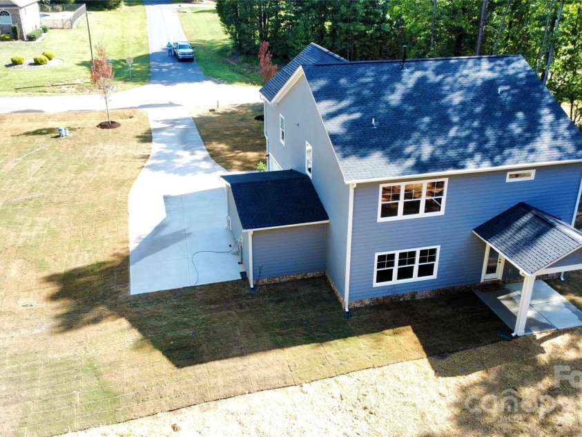 617 Autumnlight Drive, Salisbury, NC 28147.  MLS# CAR4278782, YatesRealty ID 31970. 