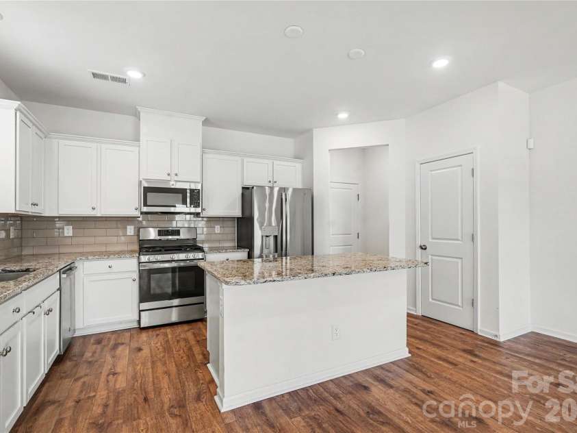 5222 Maynard Hill Drive, Monroe, NC 28110.  MLS# CAR4386034, YatesRealty ID 31971. Kitchen