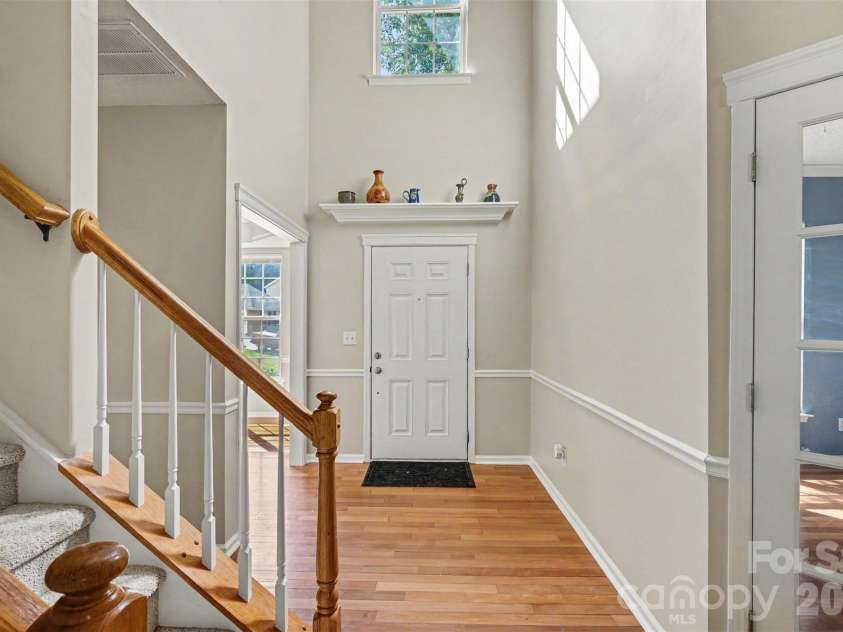 10422 Baskerville Avenue, Charlotte, NC 28269.  MLS# CAR4392642, YatesRealty ID 31972. 
