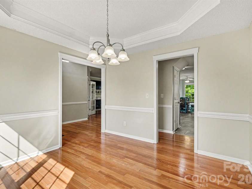 10422 Baskerville Avenue, Charlotte, NC 28269.  MLS# CAR4392642, YatesRealty ID 31972. 