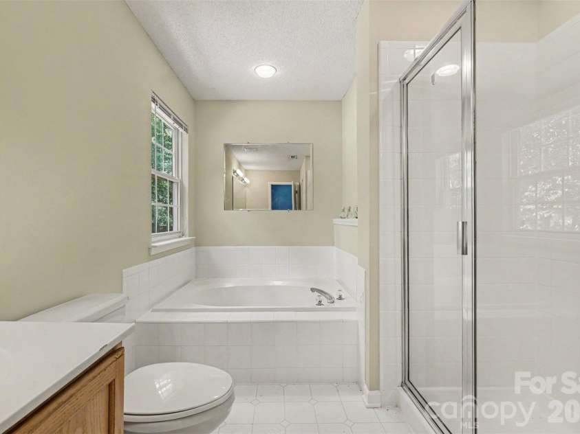 10422 Baskerville Avenue, Charlotte, NC 28269.  MLS# CAR4392642, YatesRealty ID 31972. 