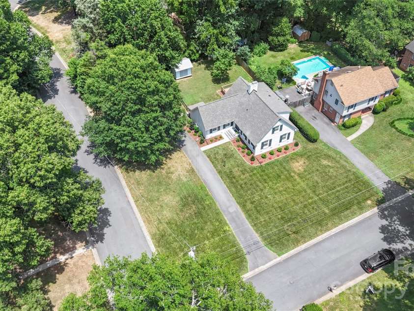 4201 Tyndale Avenue, Charlotte, NC 28210.  MLS# CAR4278812, YatesRealty ID 31972. 
