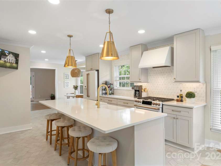 4201 Tyndale Avenue, Charlotte, NC 28210.  MLS# CAR4278812, YatesRealty ID 31972. 