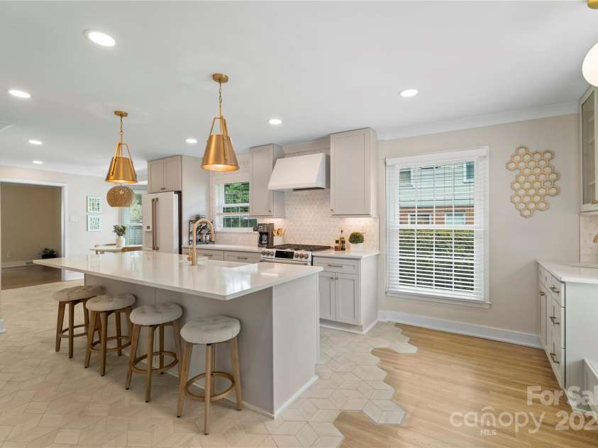 4201 Tyndale Avenue, Charlotte, NC 28210.  MLS# CAR4278812, YatesRealty ID 31972. 