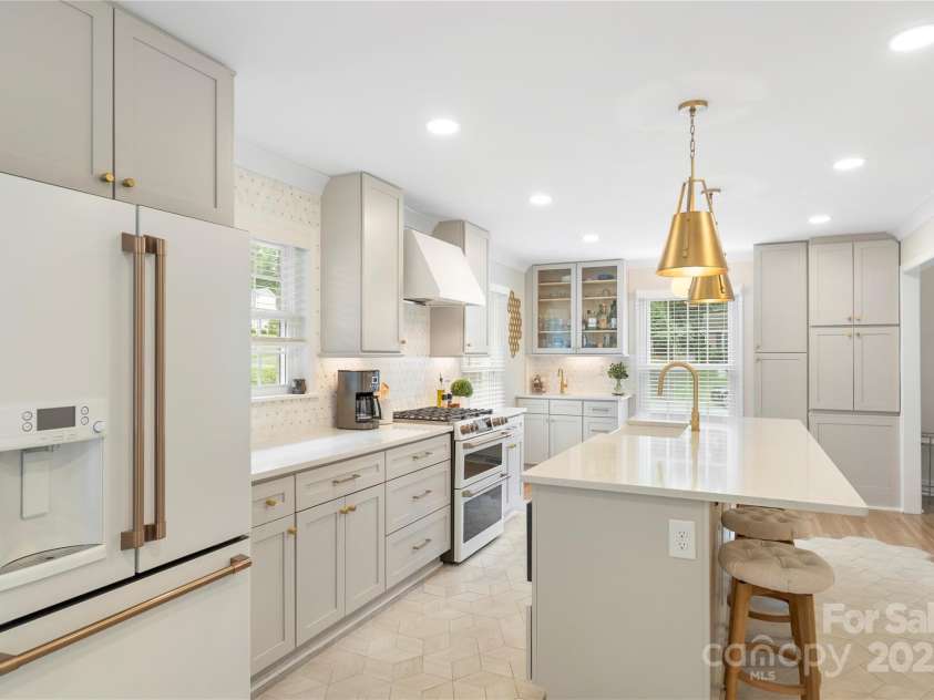 4201 Tyndale Avenue, Charlotte, NC 28210.  MLS# CAR4278812, YatesRealty ID 31972. 