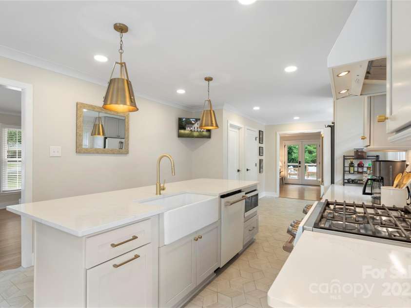 4201 Tyndale Avenue, Charlotte, NC 28210.  MLS# CAR4278812, YatesRealty ID 31972. 