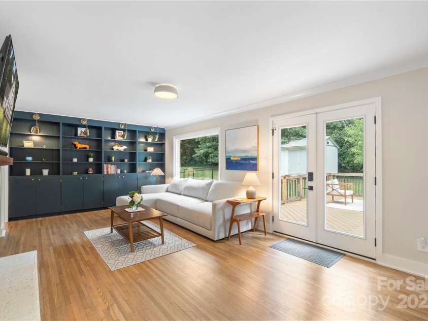 4201 Tyndale Avenue, Charlotte, NC 28210.  MLS# CAR4278812, YatesRealty ID 31972. 