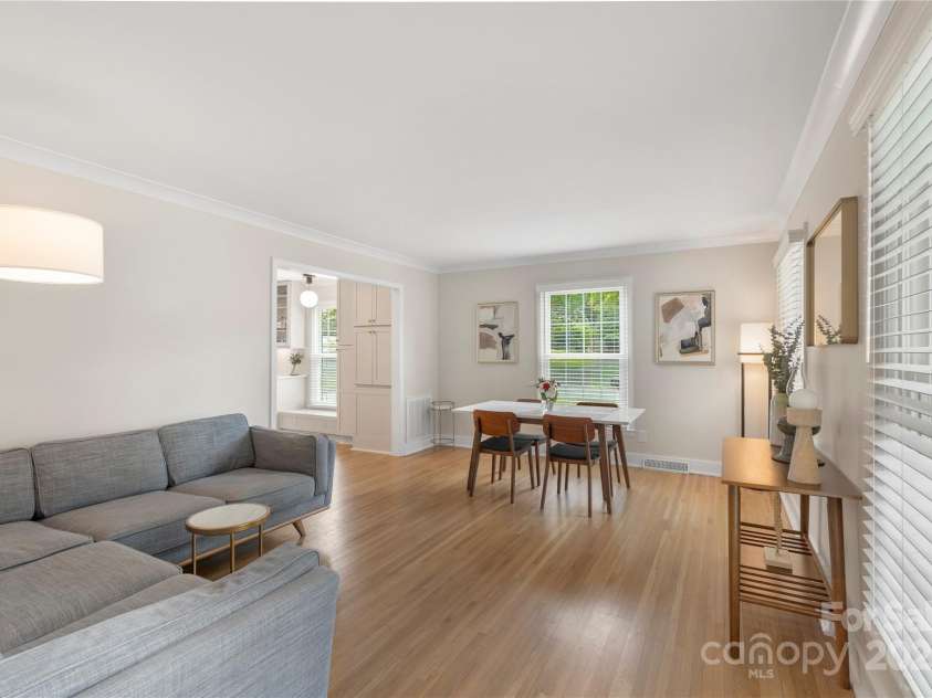 4201 Tyndale Avenue, Charlotte, NC 28210.  MLS# CAR4278812, YatesRealty ID 31972. 