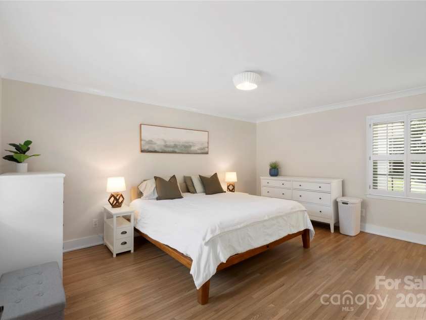 4201 Tyndale Avenue, Charlotte, NC 28210.  MLS# CAR4278812, YatesRealty ID 31972. 