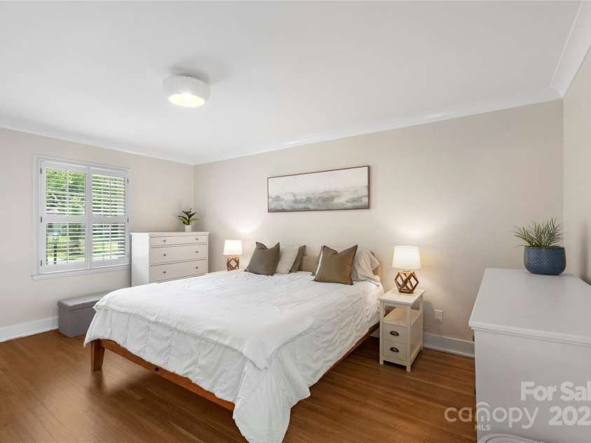 4201 Tyndale Avenue, Charlotte, NC 28210.  MLS# CAR4278812, YatesRealty ID 31972. 