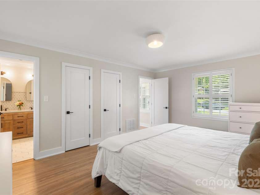 4201 Tyndale Avenue, Charlotte, NC 28210.  MLS# CAR4278812, YatesRealty ID 31972. 