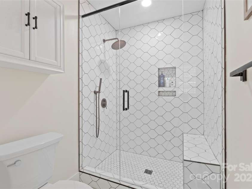 4201 Tyndale Avenue, Charlotte, NC 28210.  MLS# CAR4278812, YatesRealty ID 31972. 