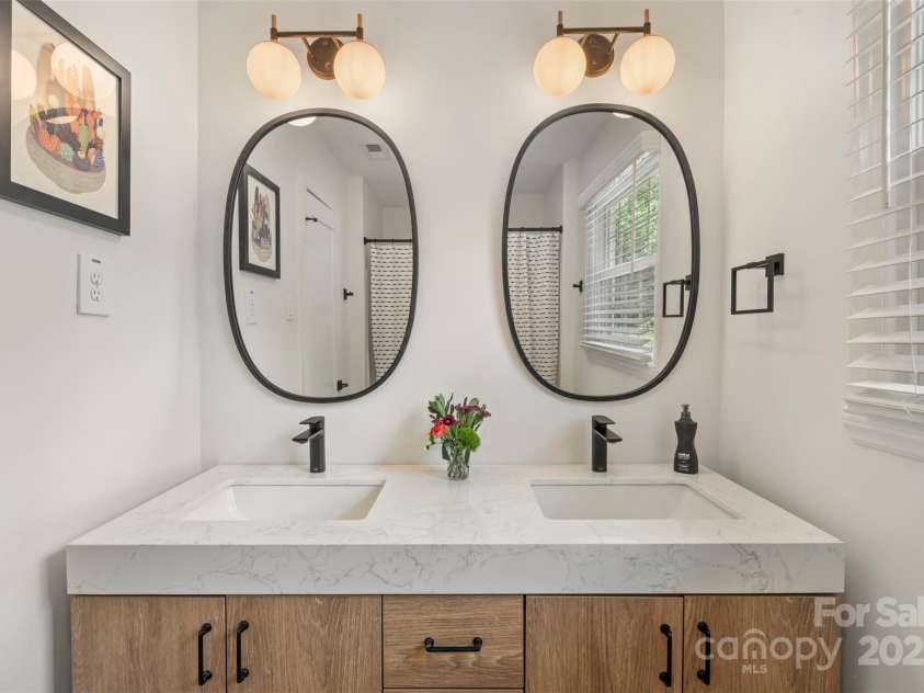 4201 Tyndale Avenue, Charlotte, NC 28210.  MLS# CAR4278812, YatesRealty ID 31972. 