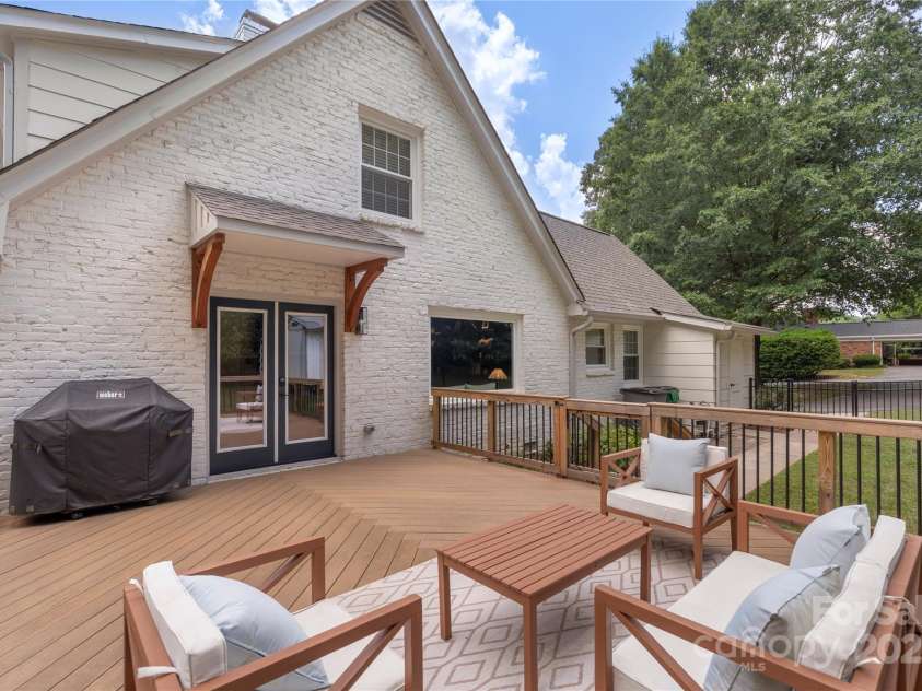 4201 Tyndale Avenue, Charlotte, NC 28210.  MLS# CAR4278812, YatesRealty ID 31972. 