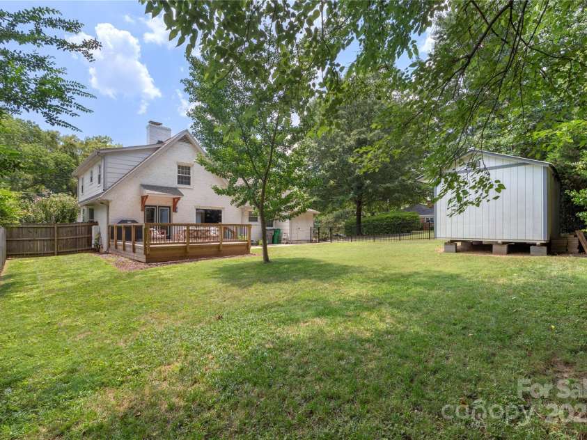 4201 Tyndale Avenue, Charlotte, NC 28210.  MLS# CAR4278812, YatesRealty ID 31972. 