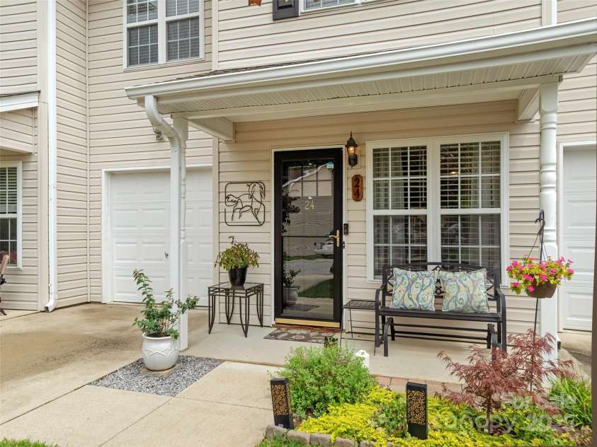 24 Lanceford Circle, Fletcher, NC 28732.  MLS# CAR4291352, YatesRealty ID 31973. 