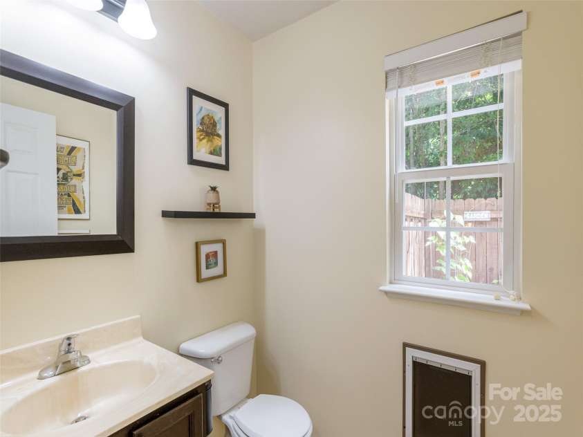 24 Lanceford Circle, Fletcher, NC 28732.  MLS# CAR4291352, YatesRealty ID 31973. 