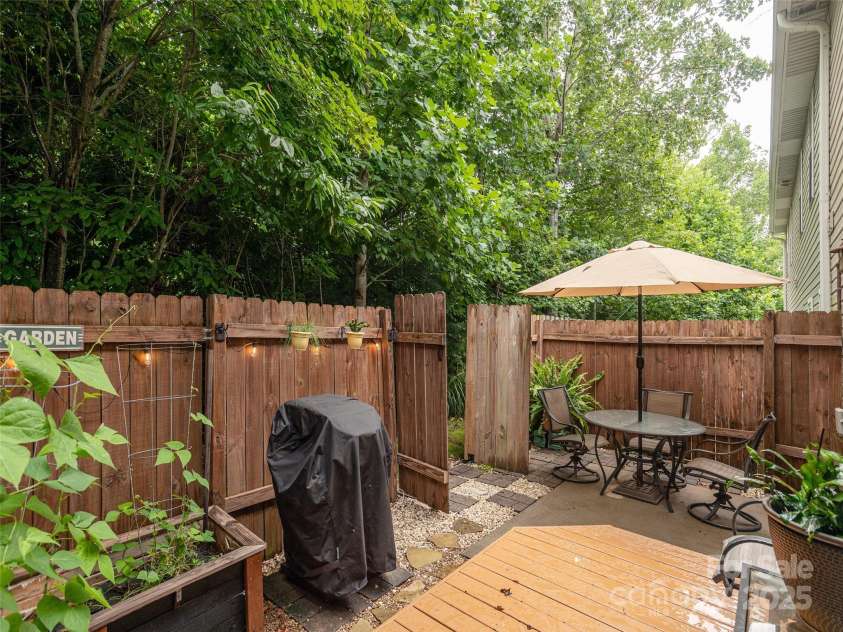 24 Lanceford Circle, Fletcher, NC 28732.  MLS# CAR4291352, YatesRealty ID 31973. 