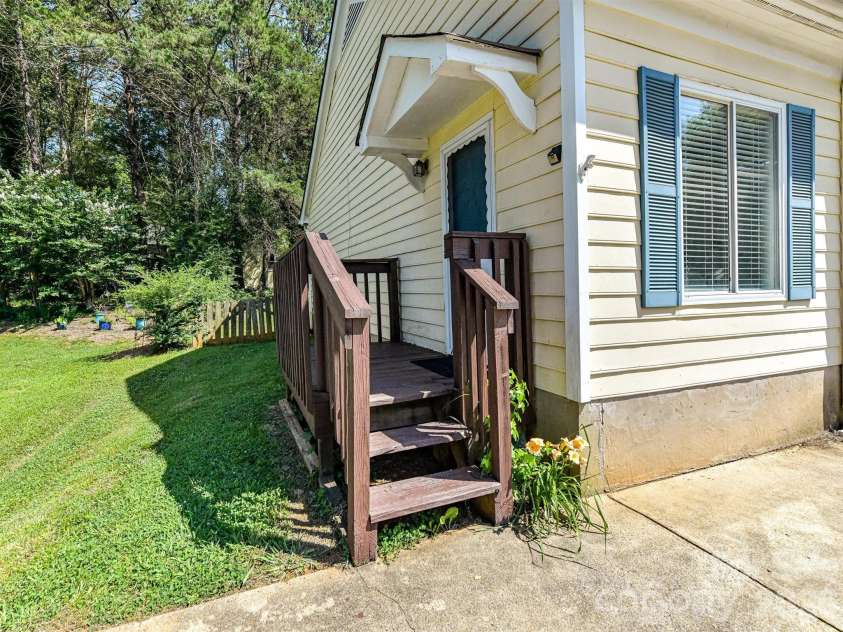 13421 Baker Mills Road, Pineville, NC 28134.  MLS# CAR4394375, YatesRealty ID 31976. 