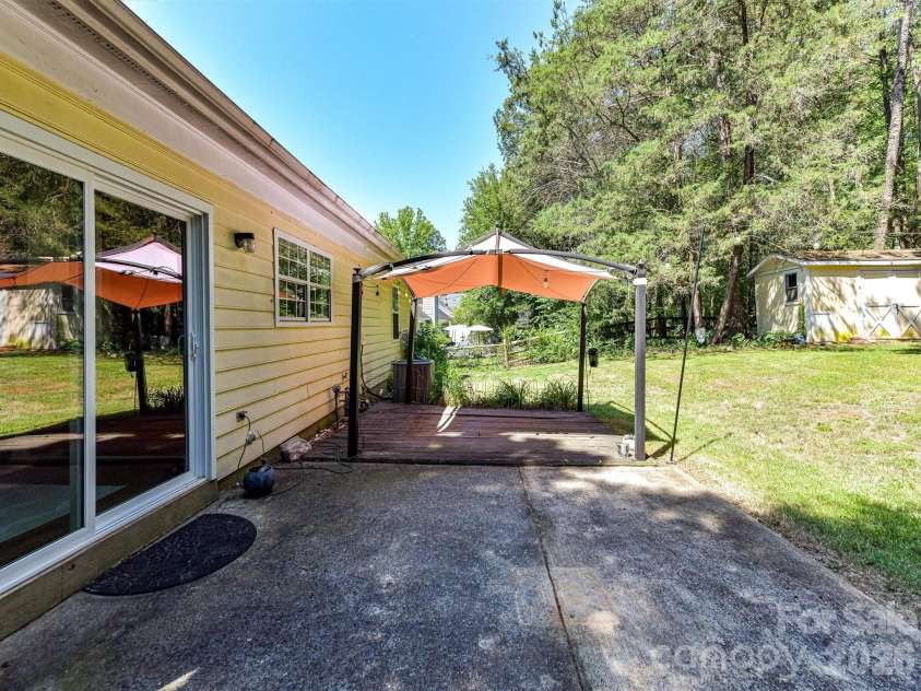 13421 Baker Mills Road, Pineville, NC 28134.  MLS# CAR4394375, YatesRealty ID 31976. 