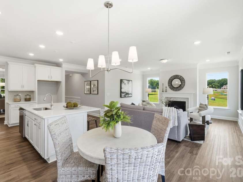 10806 Coble Road, Charlotte, NC 28227.  MLS# CAR4359421, YatesRealty ID 31977. Breakfast Area