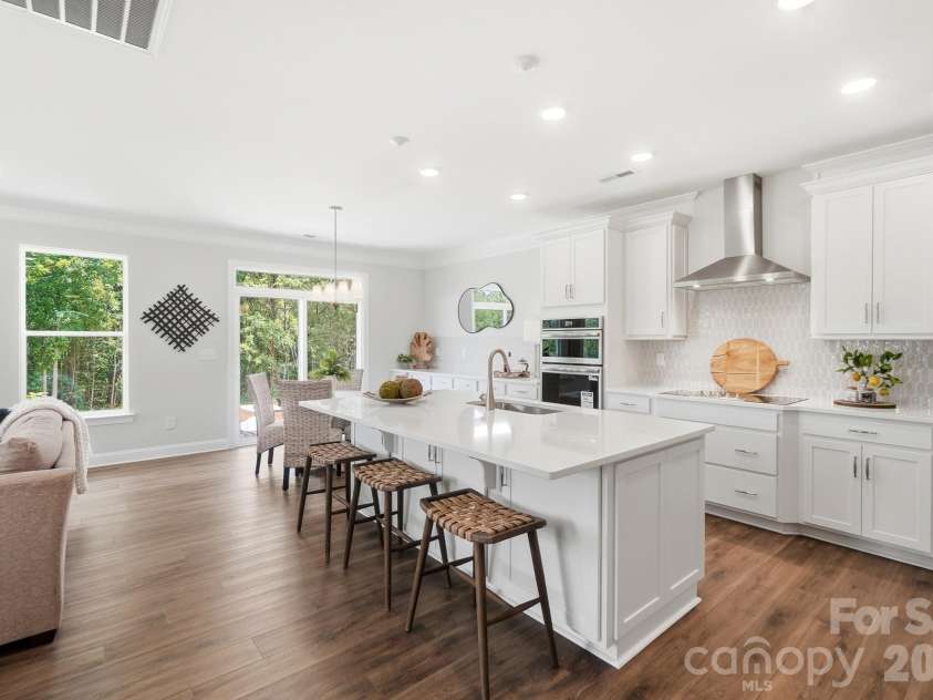 10806 Coble Road, Charlotte, NC 28227.  MLS# CAR4359421, YatesRealty ID 31977. Kitchen