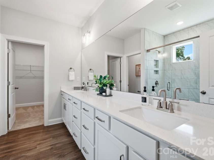 10806 Coble Road, Charlotte, NC 28227.  MLS# CAR4359421, YatesRealty ID 31977. Primary Bathroom